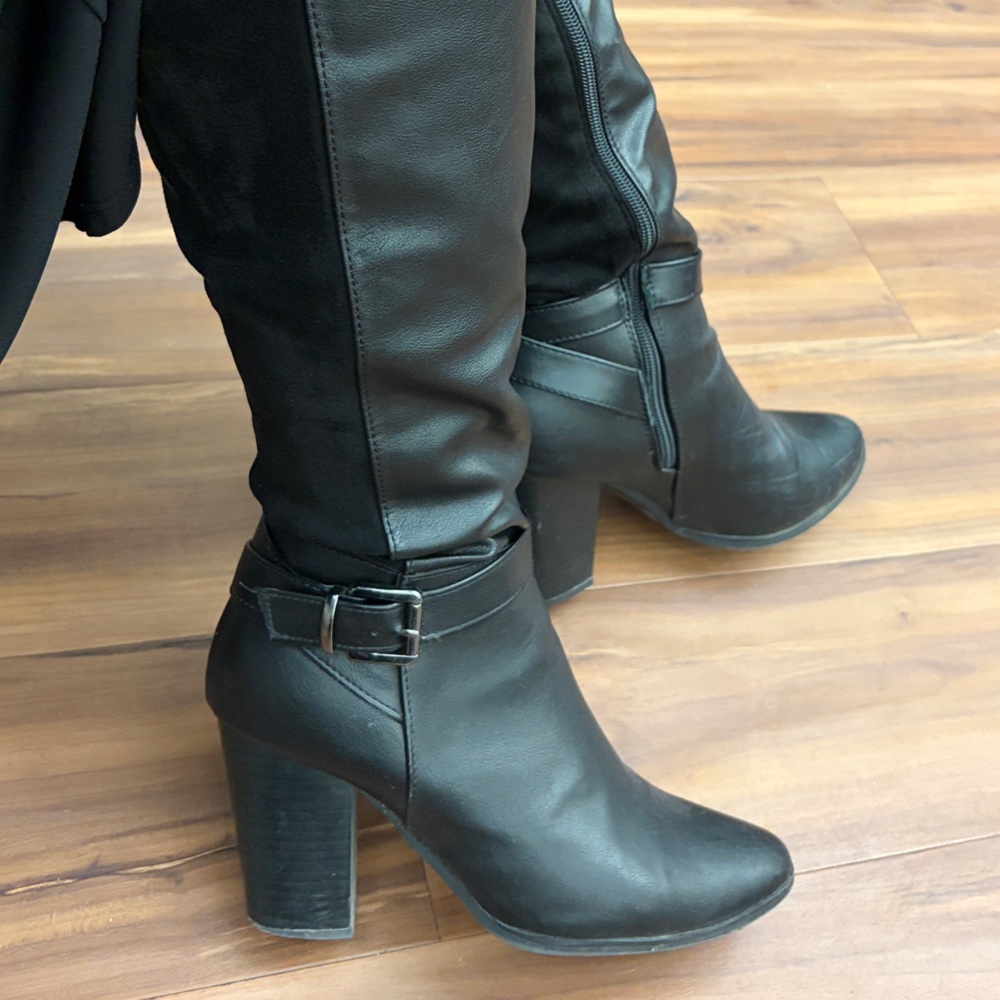 Black Women's Mid-Calf Heeled Boots - Picture 6 of 6